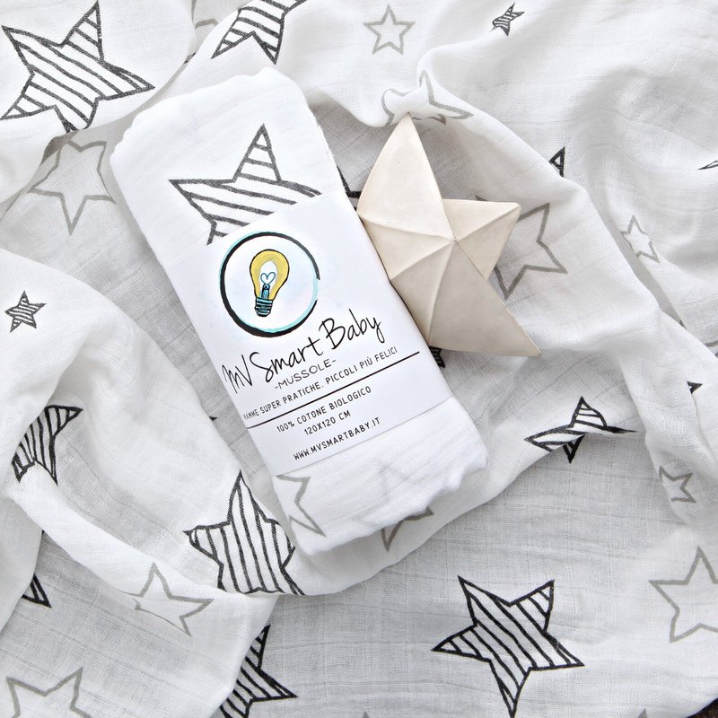 Mussola stelle abbinata a bavaglino stelle. Assorbenti e traspiranti, ottima idea regalo per neomamma. bavaglini Mv Smart Baby